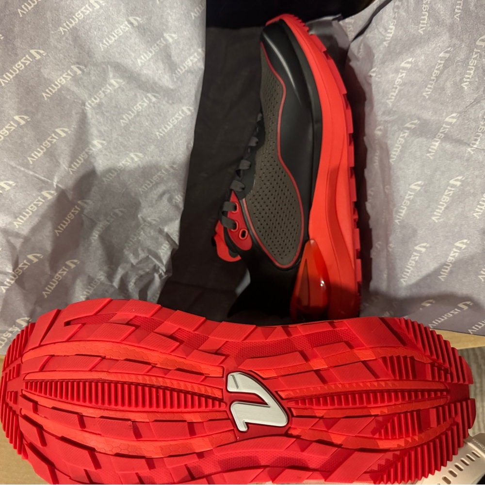 NWT Women’s Trail Running Shoes 8 - NWT Vimazi Z3